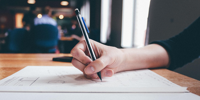 紙に書くというアナログ行為